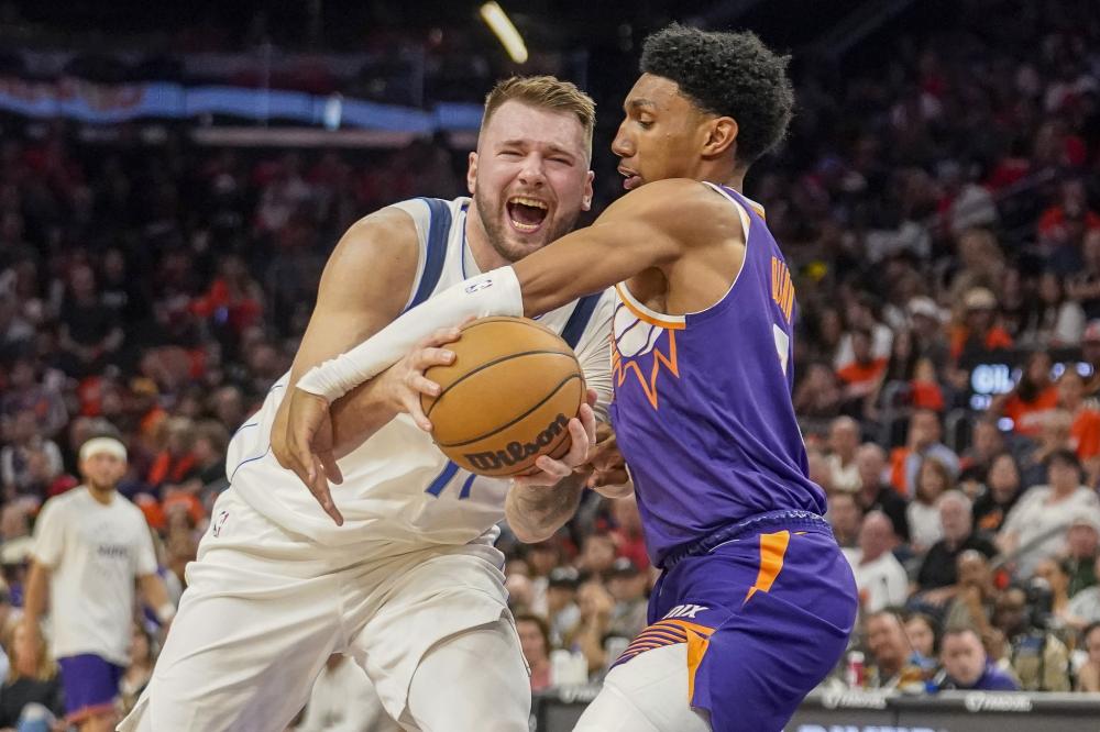 场便表现出 场便表现出