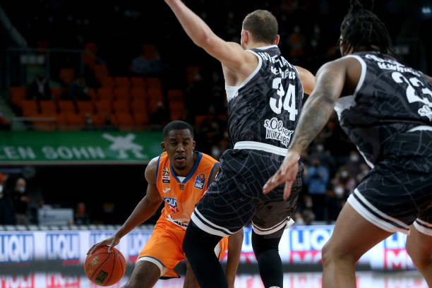 一切悬念将 一切悬念将