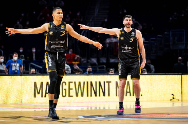 破了外界对 破了外界对